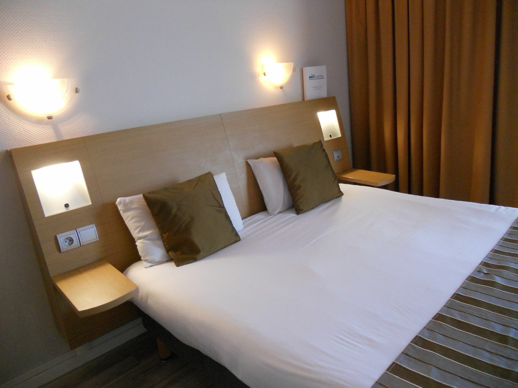 רויאן Brit Hotel Hermitage מראה חיצוני תמונה